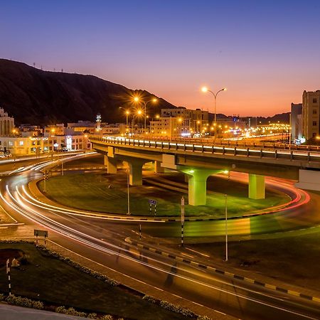 Al Jisr Hotel Masqat Buitenkant foto