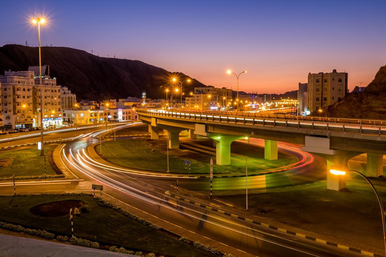 Al Jisr Hotel Masqat Buitenkant foto